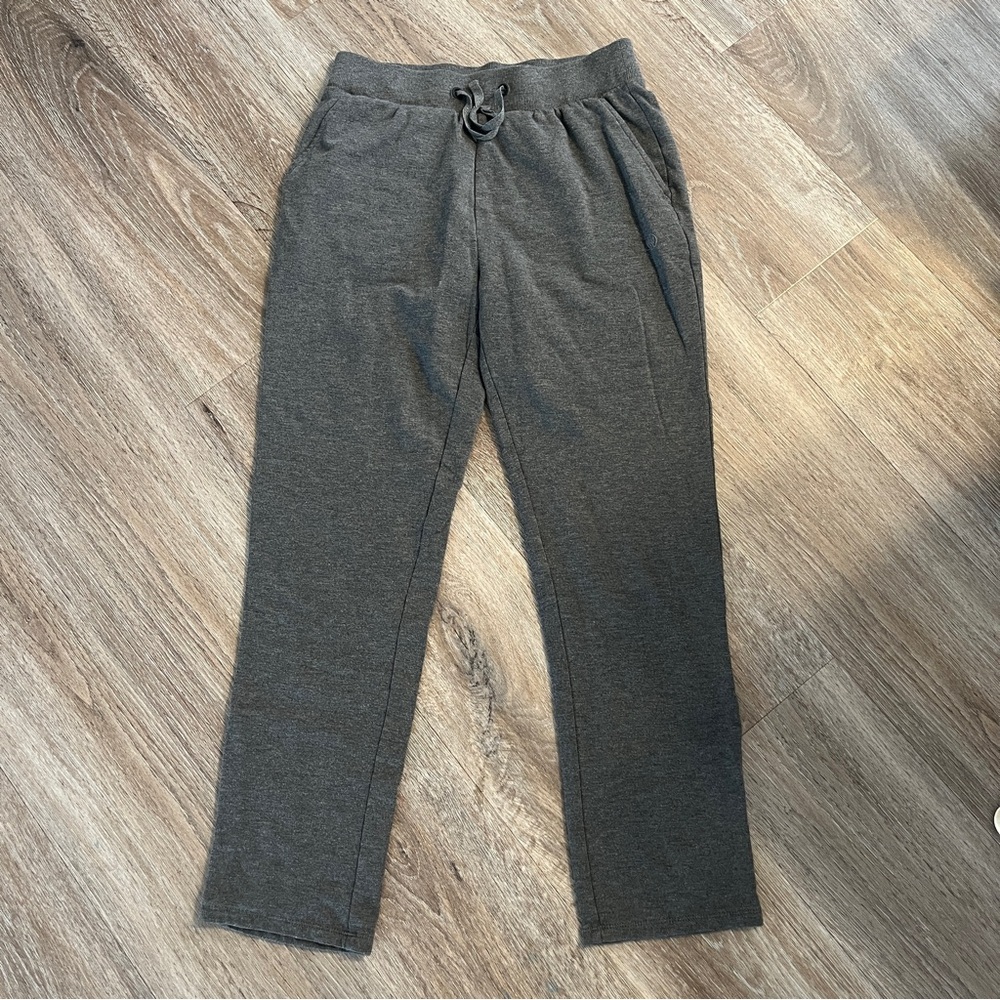 We Wander lounge pants